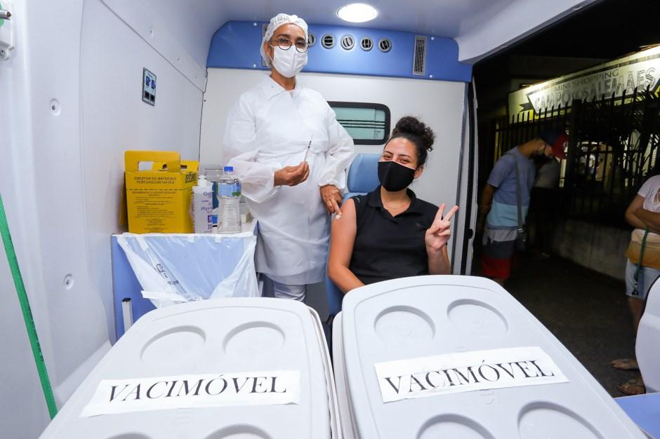 Com baixa adesão, São José anuncia fim do Vacimóvel nesta semana; confira os locais de vacinação